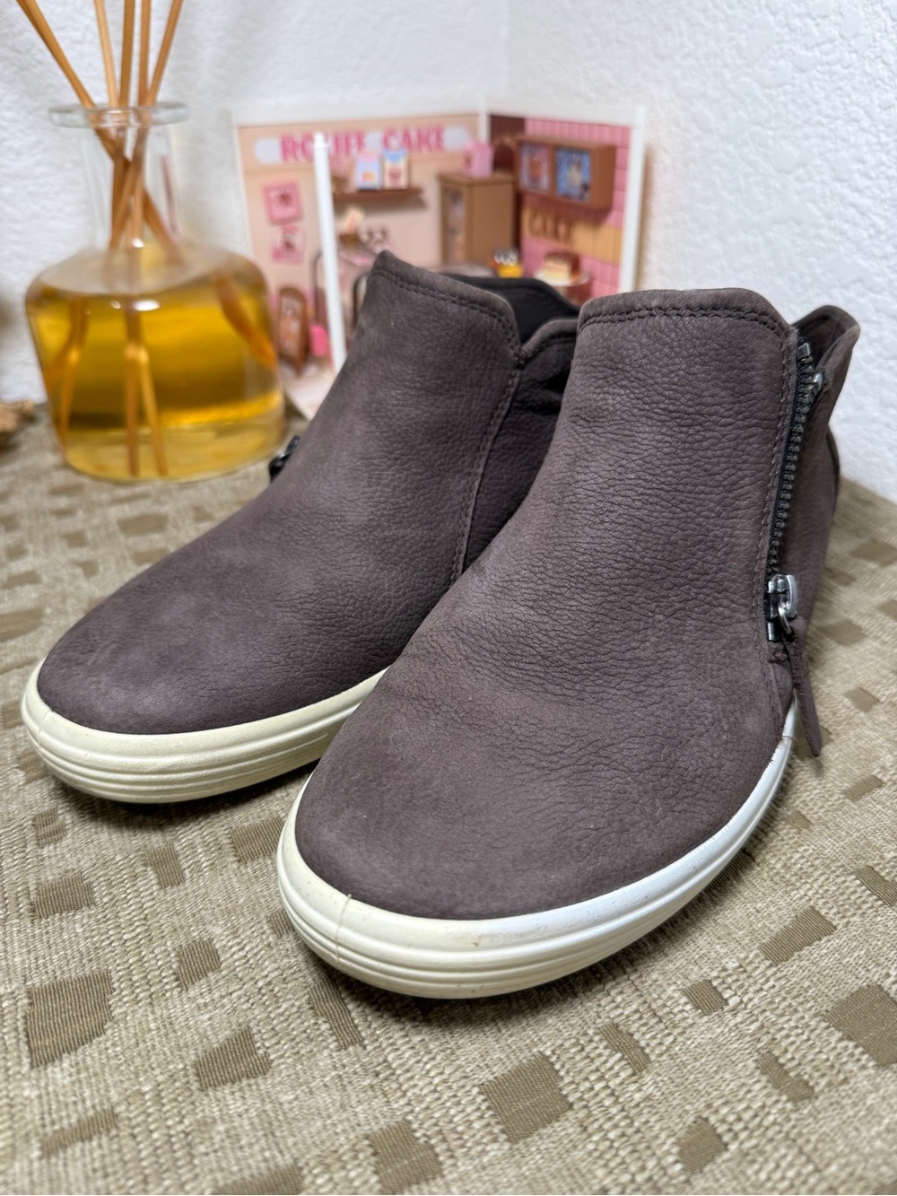 ECCO Soft7 Women's Nubuck Zip Bootie Comfort Cushioned EU40 US9